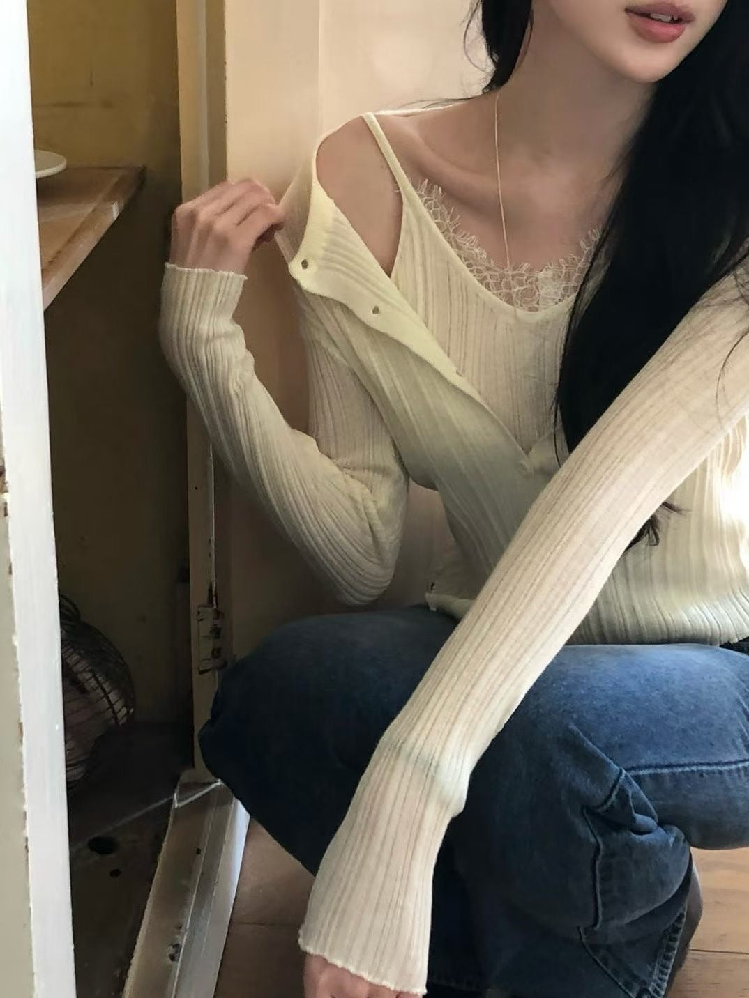 法式蕾絲拼接細坑條紋針織上衣