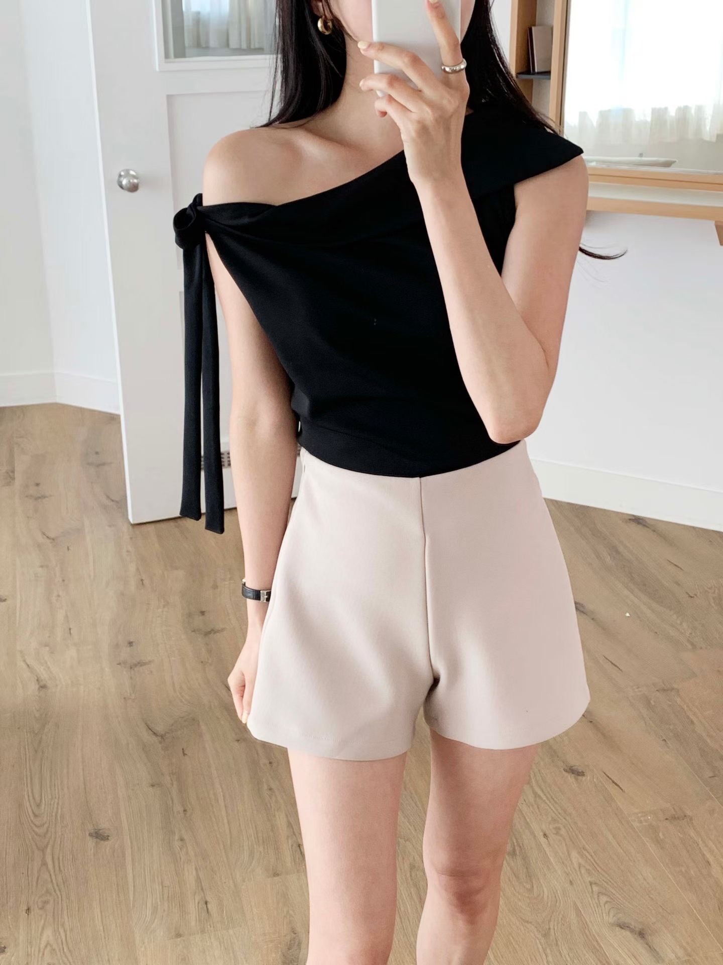 法式斜肩背心上衣