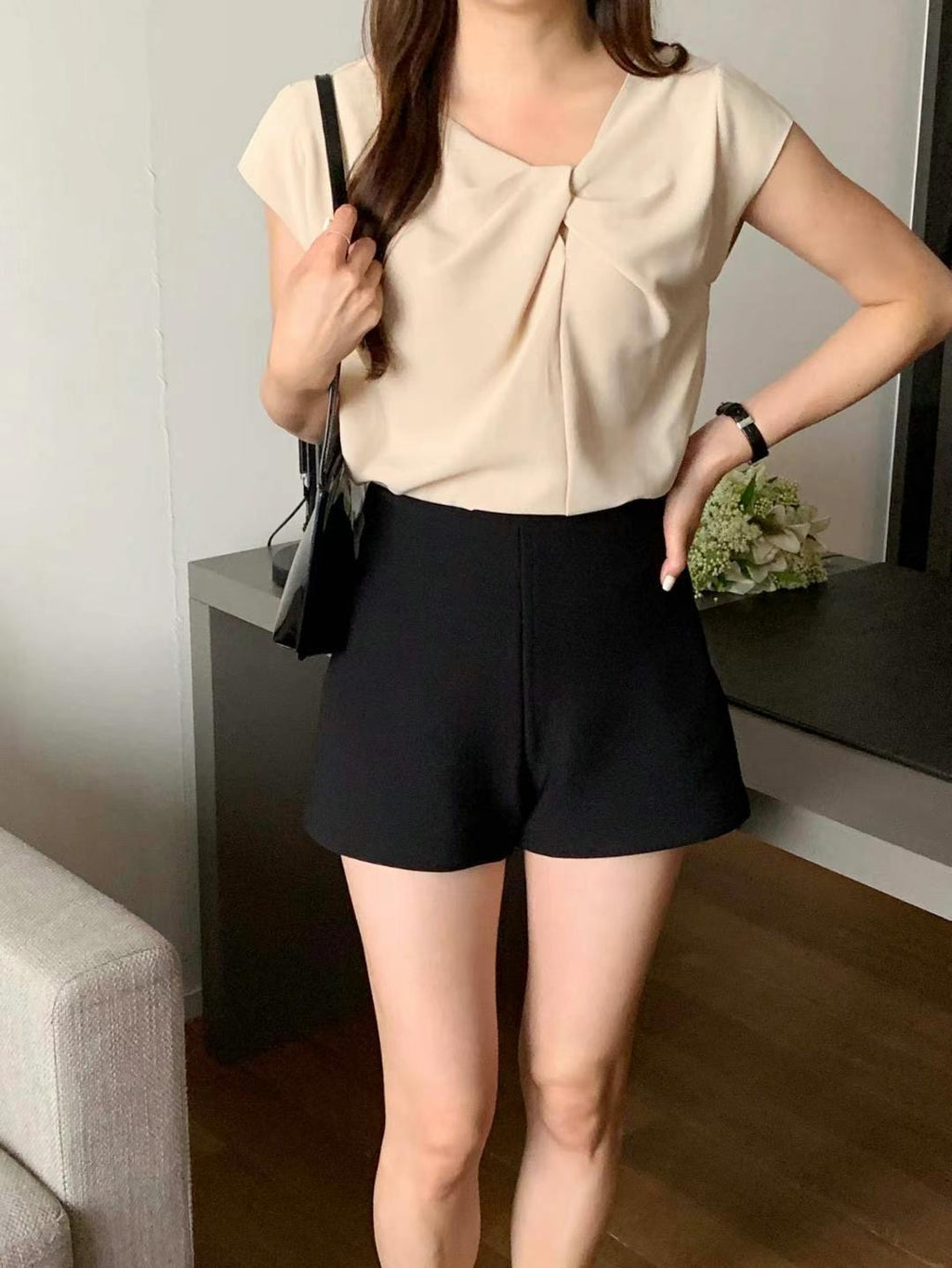 純色寬肩扭結背心