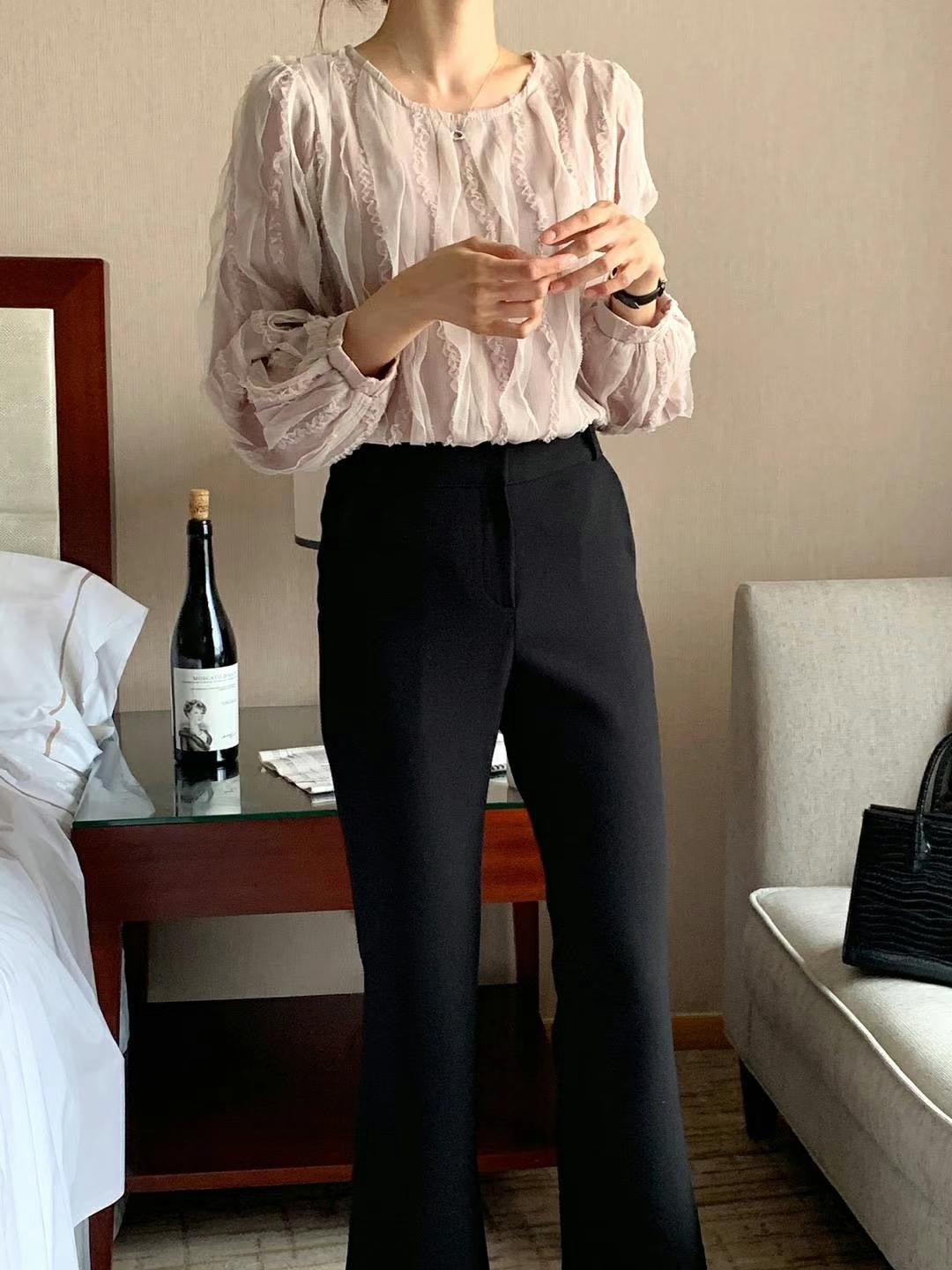 Simple lace solid color top