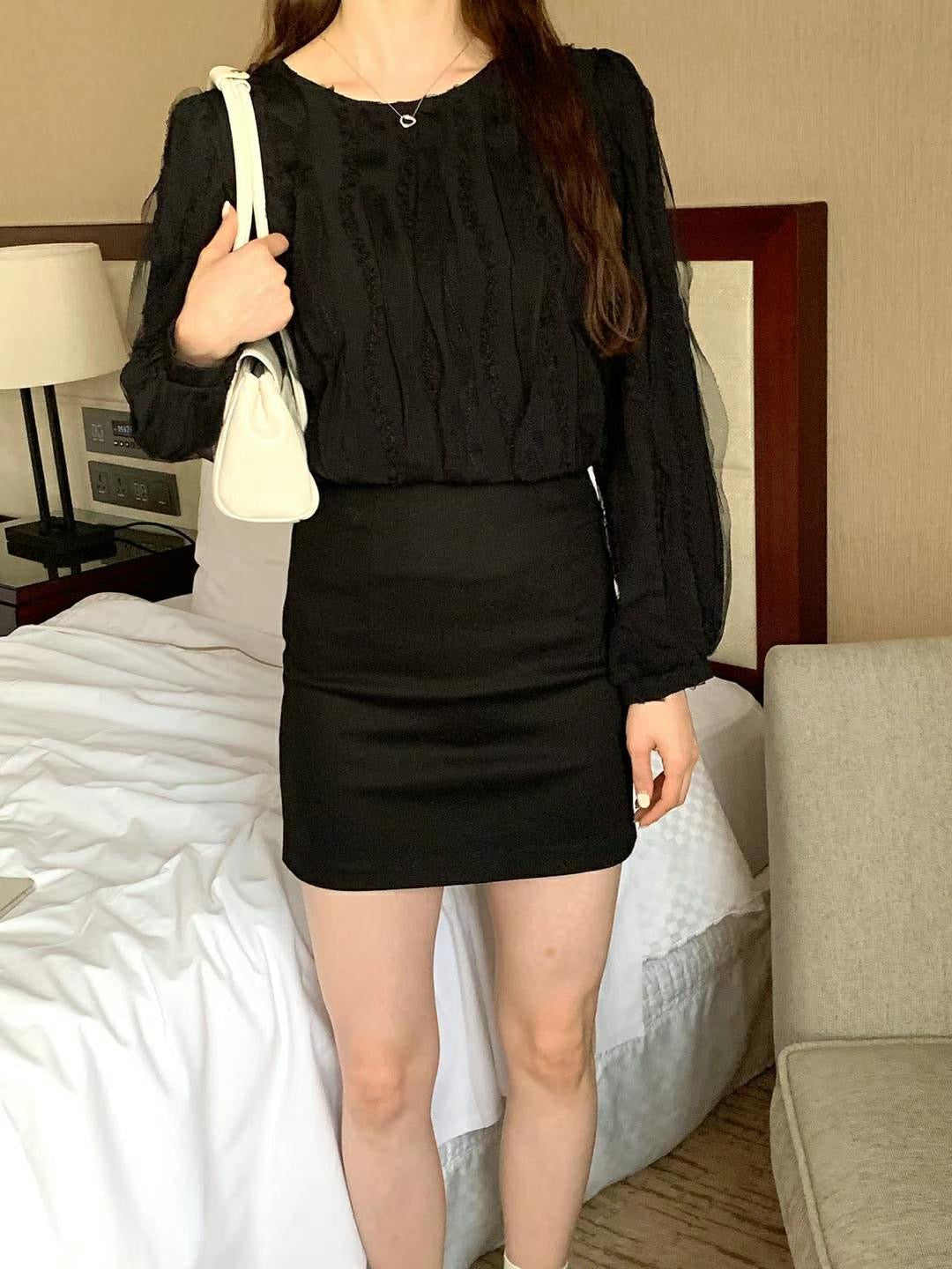 Simple lace solid color top