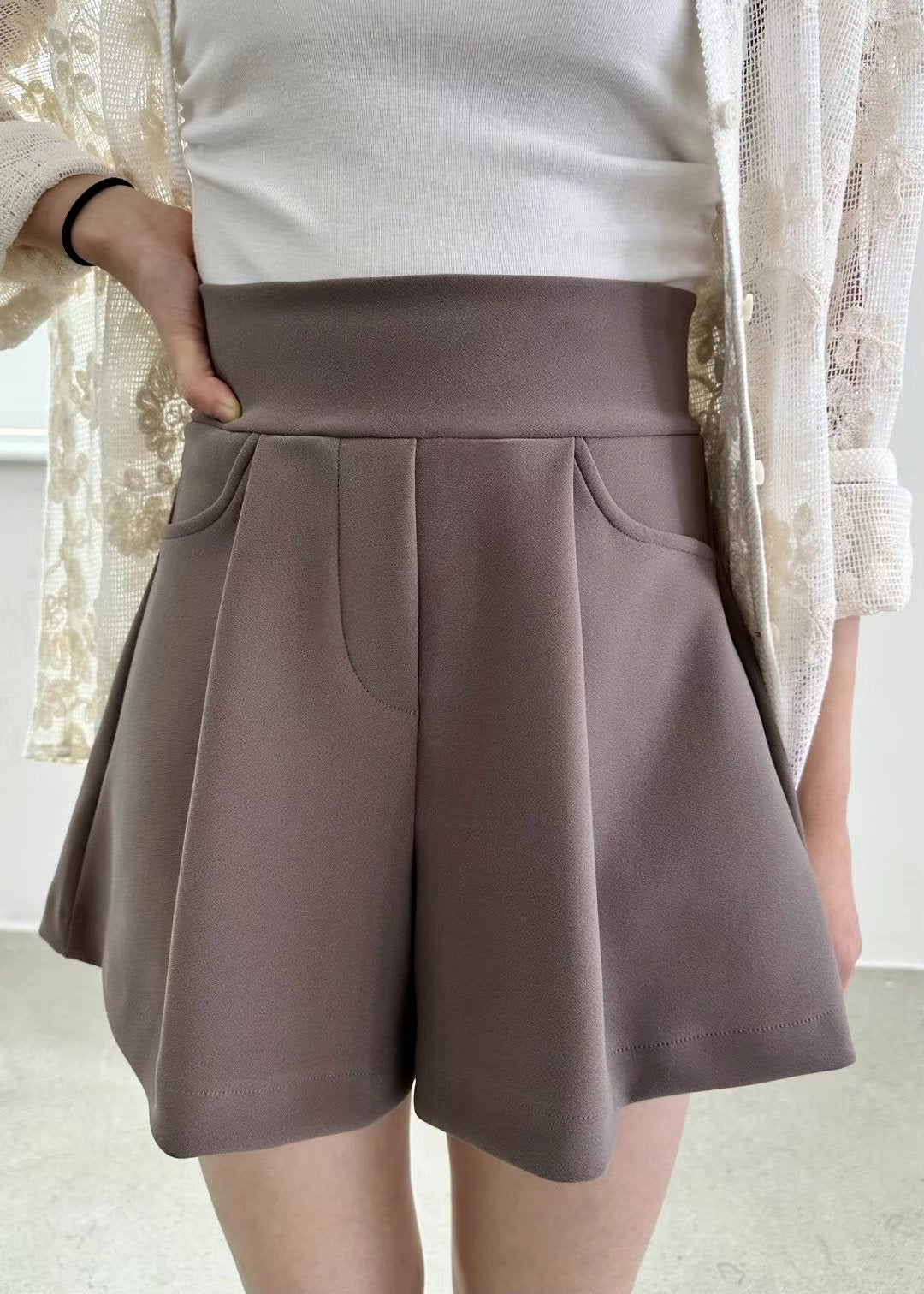 Super stretchy slim A-line shorts